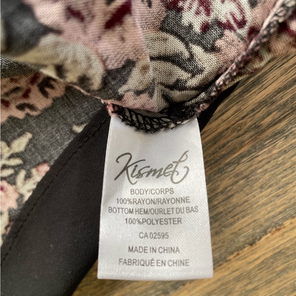 Women’s Kismet Size M Floral Blouse Sleeveless Slit-Back - Picture 5 of 5